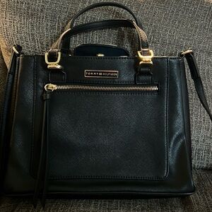 Tommy Hilfiger crossbody black bag with gold hardware. EUC
